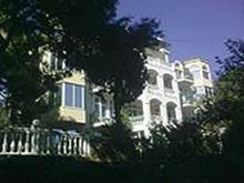 : : http://www.alean.ru/public/images/econom/park_otel_yalta.jpg