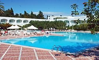 http://www.tunisiafirst.co.uk/resorts/hammamet/hotels/le_hammamet/swimming_pool.jpg