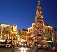 http://www.travelitalytravel.com/Italian_events_and_attractions_calendar/christmas_in_sorrento_southern_italy.jpg