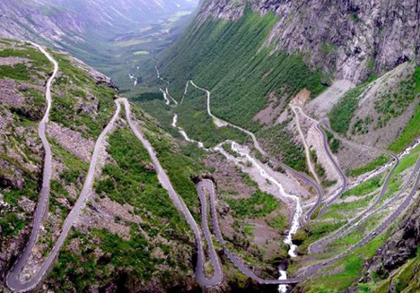 http://nordicstar.ru/media/Image/oliver/Troll_Road,_Norway.jpg