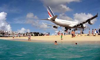 Z:\2015  \\\plane-landing-maho-beach-9.jpg