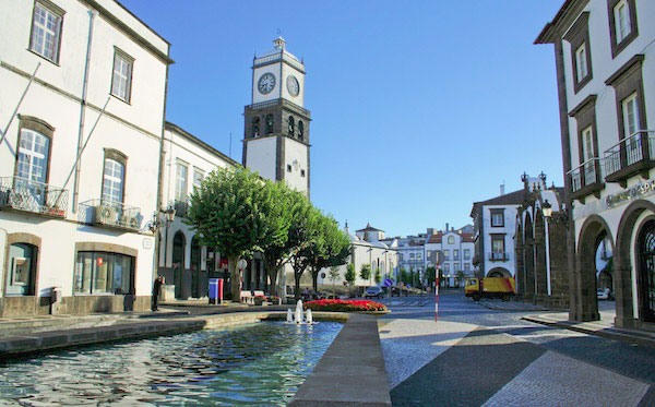 Iglesia Matriz with Fountain